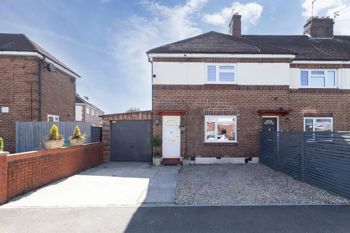 Fantastic 3-Bed Home For The Gold Cup With Hot Tub Cheltenham United Kingdom